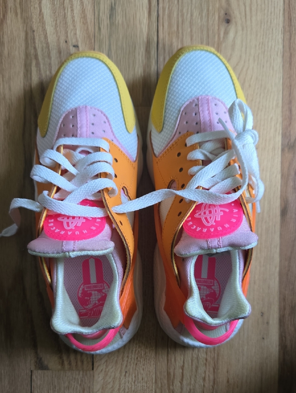 Nike Womens Huarache White, Yellow, Orange & Pink Sneakers Size 7